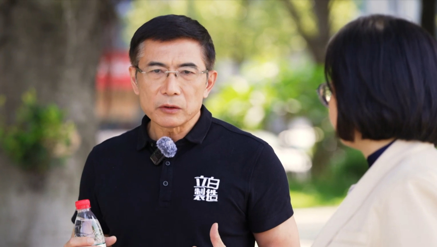 真狗遇到“机器狗”挑衅被吓坏,2025澳门资料正版资料,多元化方案执行策略_精简版V8.67